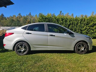 2015 Hyundai Solaris I Рестайлинг, серебристый, 1120000 рублей, вид 5