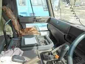 1990 Isuzu Giga (C-series), зелёный, 2000000 рублей, вид 4