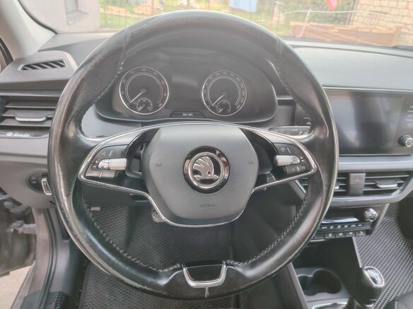 2021 Skoda Rapid II, коричневый, 1250000 рублей - вид 10