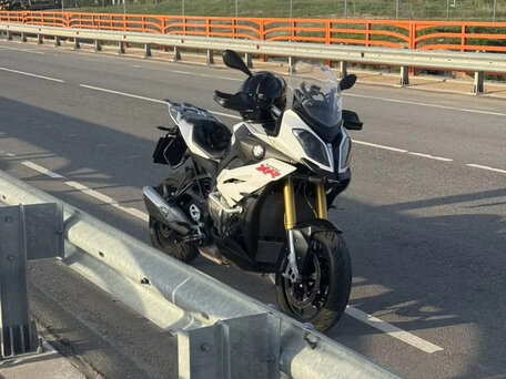 2015 BMW S 1000 XR, белый, 1090000 рублей, вид 2