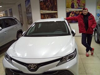 2020 Toyota Camry VIII (XV70), жёлтый, 2050000 рублей, вид 4