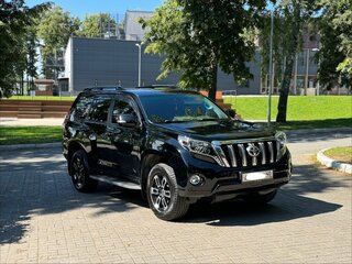 2013 Toyota Land Cruiser Prado 5-speed 150 Series Рестайлинг 1, чёрный, 3150000 рублей, вид 3