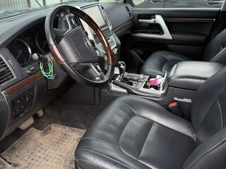2016 Toyota Land Cruiser 200 Series Рестайлинг 2, чёрный, 6500000 рублей, вид 4