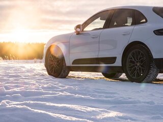2019 Porsche Macan S I Рестайлинг, белый, 4600000 рублей, вид 4
