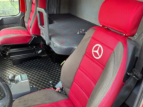 2000 Mercedes-Benz Actros, красный, 2450000 рублей, вид 2