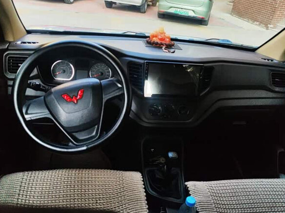 2024 Wuling Hongguang V, серебристый - вид 3