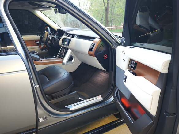 2018 Land Rover Range Rover IV Рестайлинг, бежевый, 7999908 рублей - вид 26