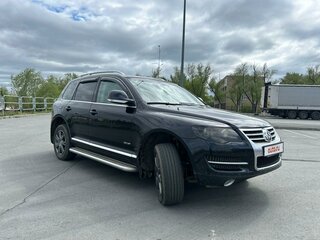 2010 Volkswagen Touareg I Рестайлинг, чёрный, 1580000 рублей, вид 5