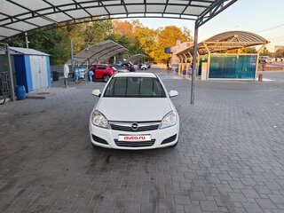 2012 Opel Astra H Рестайлинг, белый, 600000 рублей, вид 1