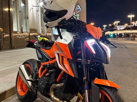 2022 KTM 1290 Super Duke R Evo, оранжевый, 1590000 рублей, вид 3