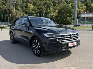 2019 Volkswagen Touareg III, чёрный, 3599000 рублей, вид 1