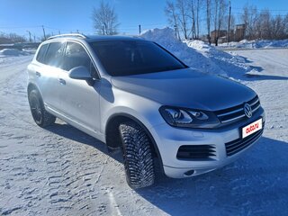 2011 Volkswagen Touareg II, серебристый, 1850000 рублей, вид 1