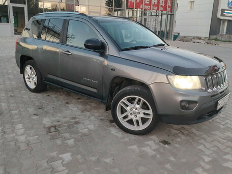 2012 Jeep Compass I Рестайлинг, серый, 850000 рублей, вид 2
