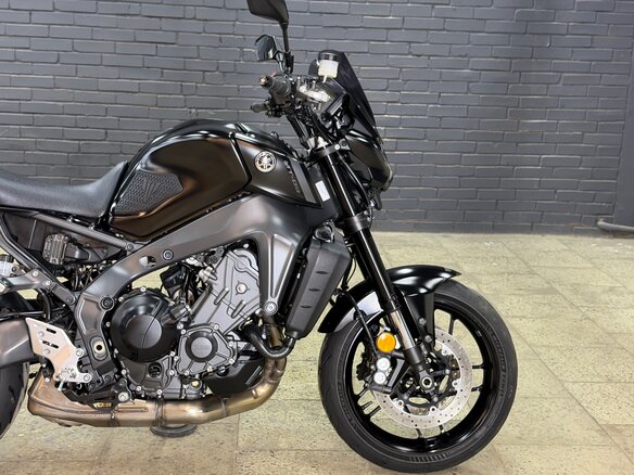 2021 Yamaha MT-09 (FZ-09), чёрный, 1055000 рублей - вид 10