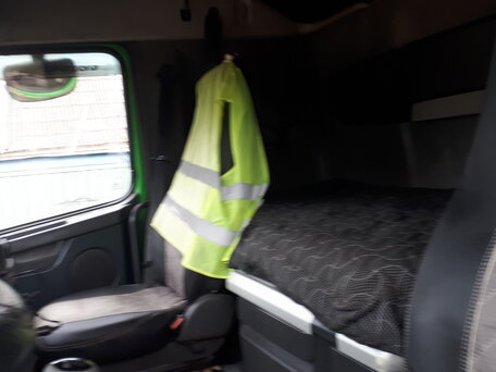2011 Volvo FH, зелёный, 6500000 рублей, вид 5