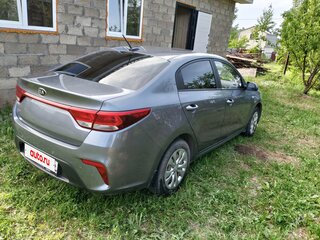 2017 Kia Rio IV, серый, 1000000 рублей, вид 4