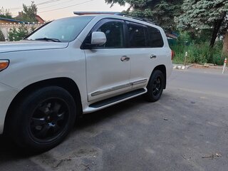 2013 Toyota Land Cruiser 200 Series Рестайлинг 1, белый, 3500000 рублей, вид 5