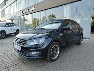 2017 Volkswagen Polo V Рестайлинг, чёрный, 796800 рублей, вид 3