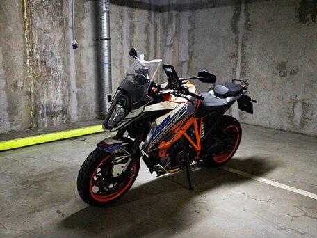 2018 KTM 1290 Super Duke GT, оранжевый, 1100000 рублей, вид 4