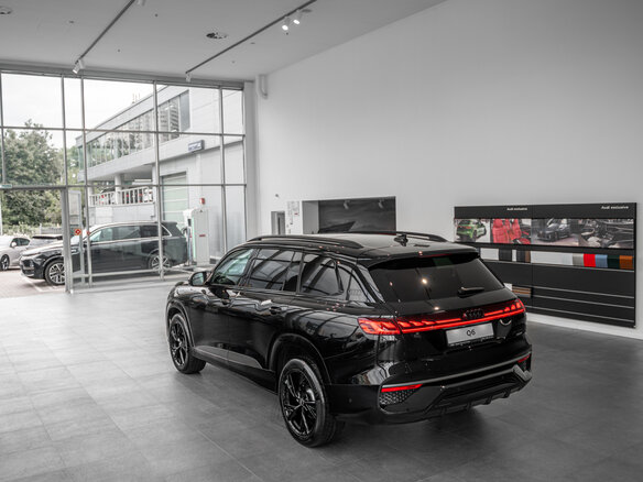 2026 Audi Q6 40 TFSI, чёрный - вид 12