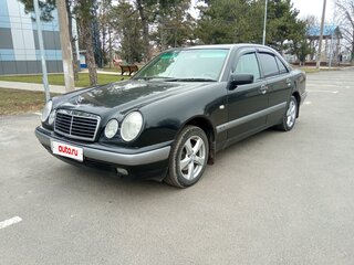 1998 Mercedes-Benz E-Класс 200 II (W210, S210), чёрный, 850000 рублей, вид 1