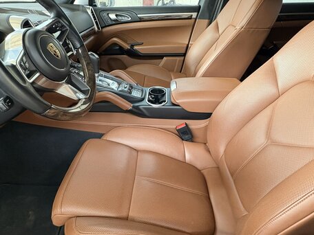2016 Porsche Cayenne GTS II Рестайлинг (958), белый, 6000000 рублей, вид 3