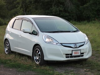 2010 Honda Fit Hybrid II, белый, 850000 рублей, вид 4