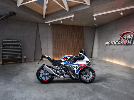2026 BMW M 1000 RR, белый, 4000000 рублей, вид 3