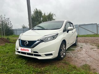 2017 Nissan Note e-Power II Рестайлинг, белый, 1050000 рублей, вид 4