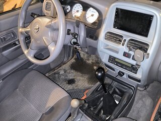 2011 Nissan NP300, серебристый, 1350000 рублей, вид 4