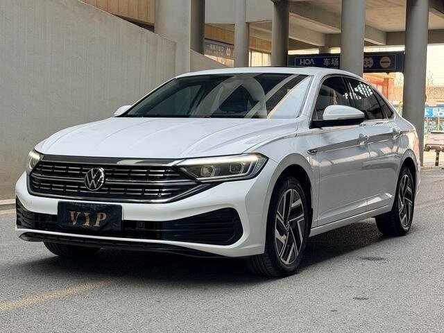 Открыть фотографии: Volkswagen Sagitar III Рестайлинг