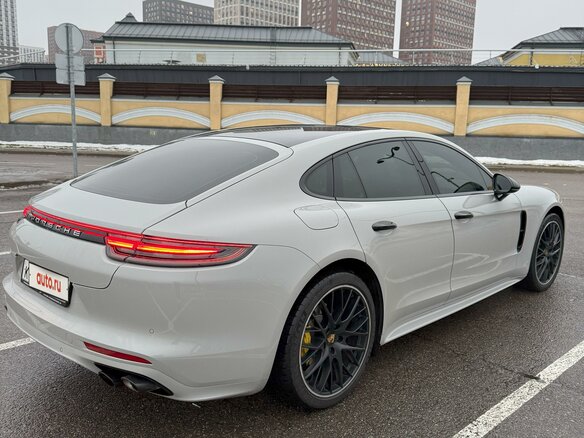 2019 Porsche Panamera 4 II, серый, 6450000 рублей - вид 4