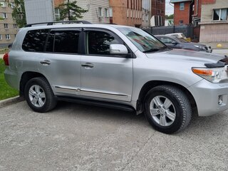 2012 Toyota Land Cruiser 200 Series Рестайлинг 1, серебристый, 3350000 рублей, вид 4