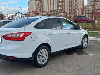 2014 Ford Focus III, белый, 690000 рублей, вид 3