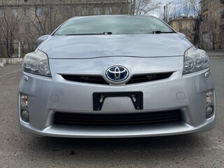 2011 Toyota Prius III (XW30), серебристый, 1230000 рублей, вид 2