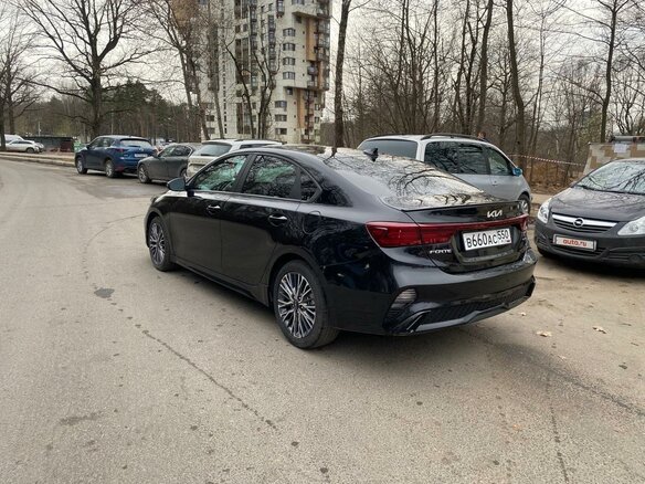 2022 Kia Forte III Рестайлинг, чёрный, 1999999 рублей - вид 5