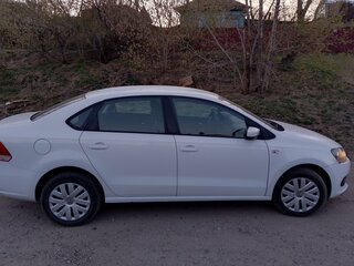 2014 Volkswagen Polo V, белый, 625000 рублей, вид 3