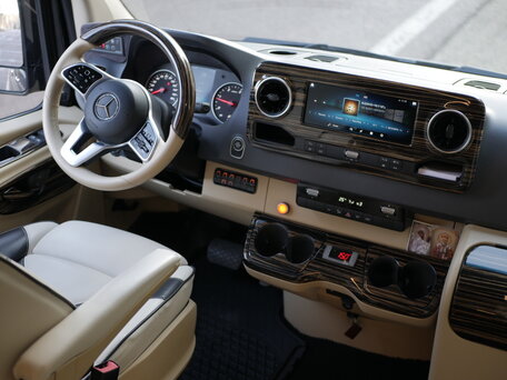 2019 Mercedes-Benz Sprinter, чёрный, 8273974 рублей, вид 4