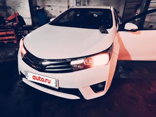 2013 Toyota Corolla XI (E160, E170, E180), белый, 1250000 рублей, вид 1
