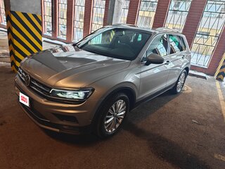 2017 Volkswagen Tiguan II, серый, 1950000 рублей, вид 1