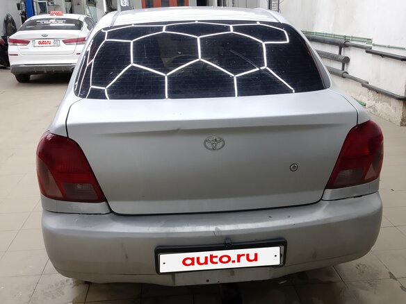 2000 Toyota Platz, серый - вид 5