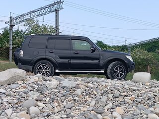 2006 Mitsubishi Pajero IV, чёрный, 1650000 рублей, вид 3
