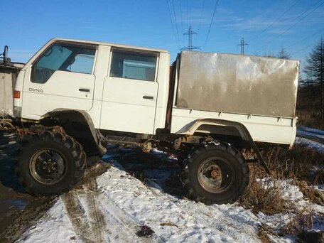 1997 Toyota Dyna, белый, 1700000 рублей, вид 1