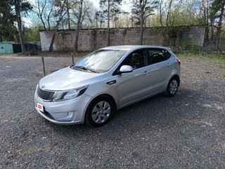 2014 Kia Rio III, серебристый, 920000 рублей, вид 4