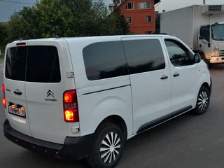 2018 Citroen Jumpy III, белый, 1350000 рублей, вид 3