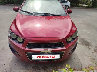 2013 Chevrolet Aveo II, красный, 615000 рублей, вид 1