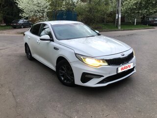 2019 Kia Optima IV Рестайлинг, белый, 1520000 рублей, вид 2