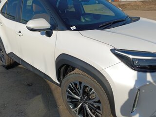 2023 Toyota Yaris Cross I, белый, 2230000 рублей, вид 2