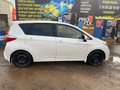 2011 Toyota Ractis II, белый, 990000 рублей - вид 1