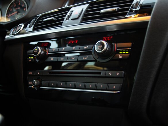 2015 BMW X4 28i I (F26), чёрный, 2174060 рублей - вид 9